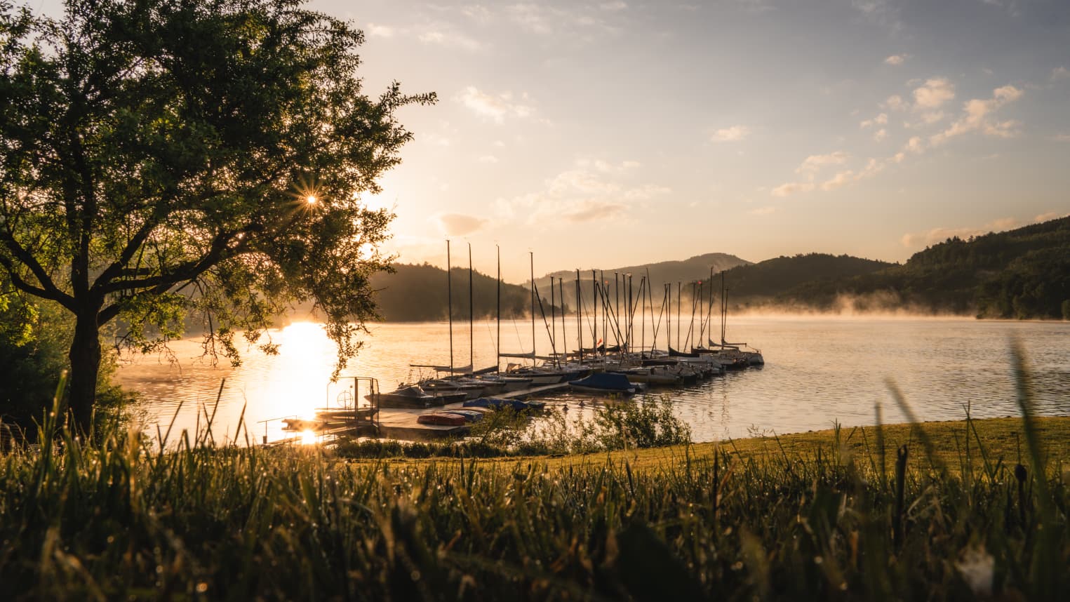 Sonnenaufgang über der Steganlage